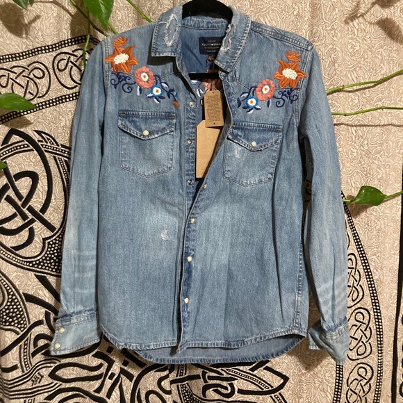 Lucky Brand Tops - NWT Embroidered Lucky Brand Denim Shirt Size S